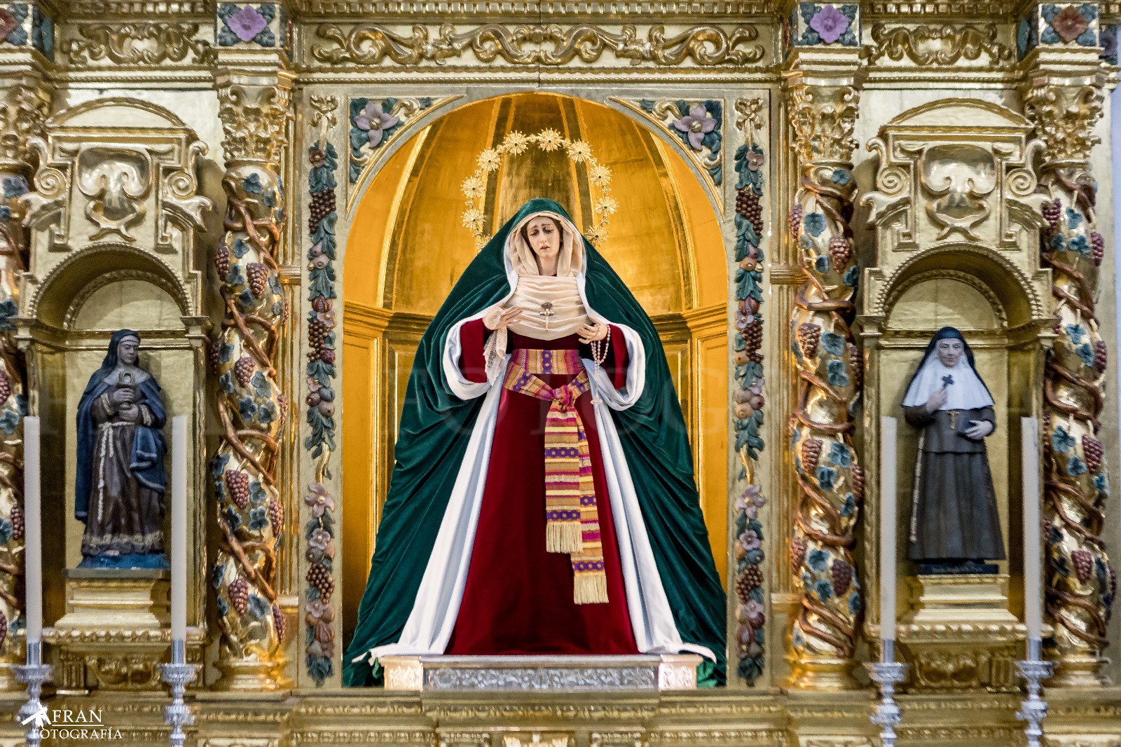 LA SANTSIMA VIRGEN SE VISTE DE HEBREA